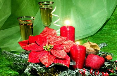 Свеча горела на столе - шампанское, цветок.ветка ели, свеча - оригинал