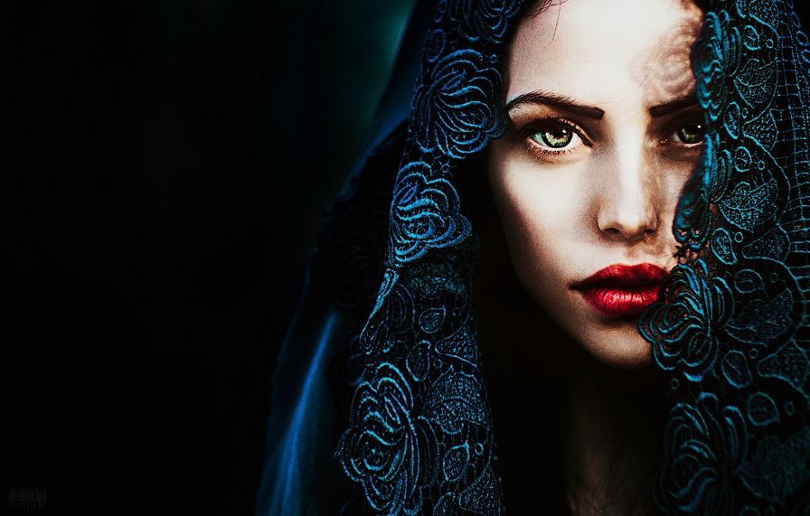 Девушка - портрет, девушка - оригинал