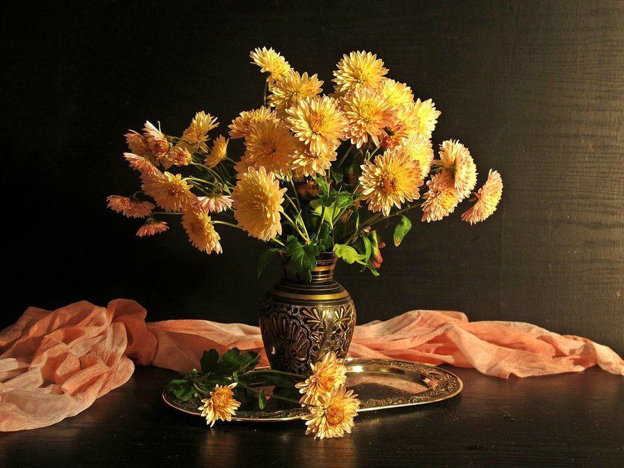 Желтая хризантема - хризантема, цветы, натюрморт - оригинал