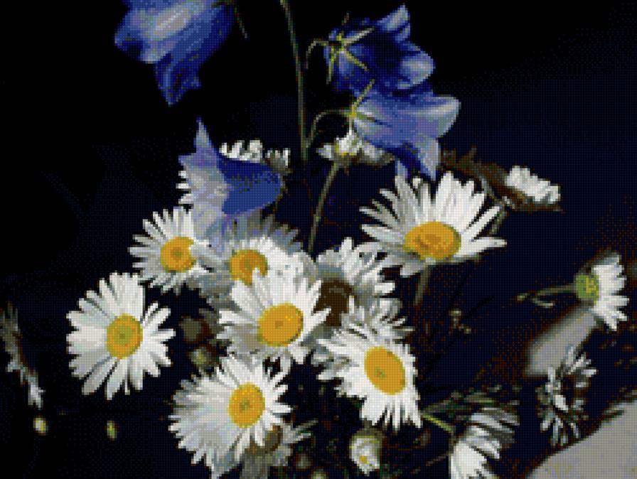 Букетик луговых цветов - колокольчик, ромашка - предпросмотр