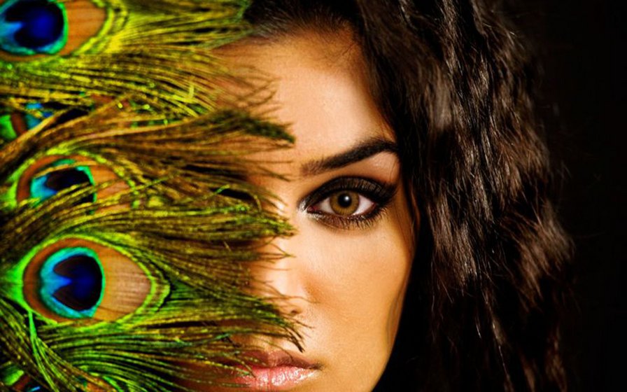 девушка с перьями - павлин, люди, девушка, перья - оригинал