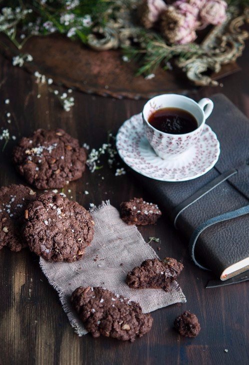 утренний кофе - салфетка, кофе, книга, печенье - оригинал