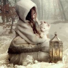 девочка и белая кошка