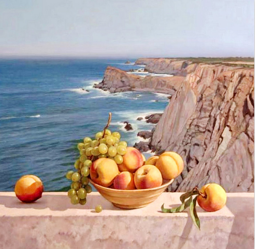 Горы, море и фрукты - натюрморт, скалы, морской пейзаж, горы, виноград, море, фрукты, персики - оригинал