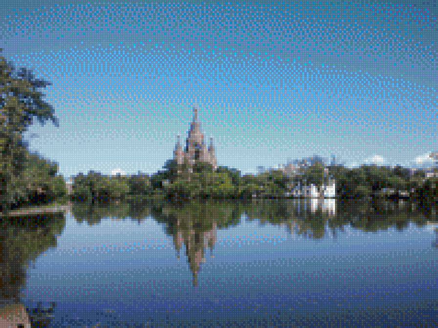 Питергоф. Вид со стороны Ольгиного острова - красивые вышивки, пионы, вышивка крестом - предпросмотр