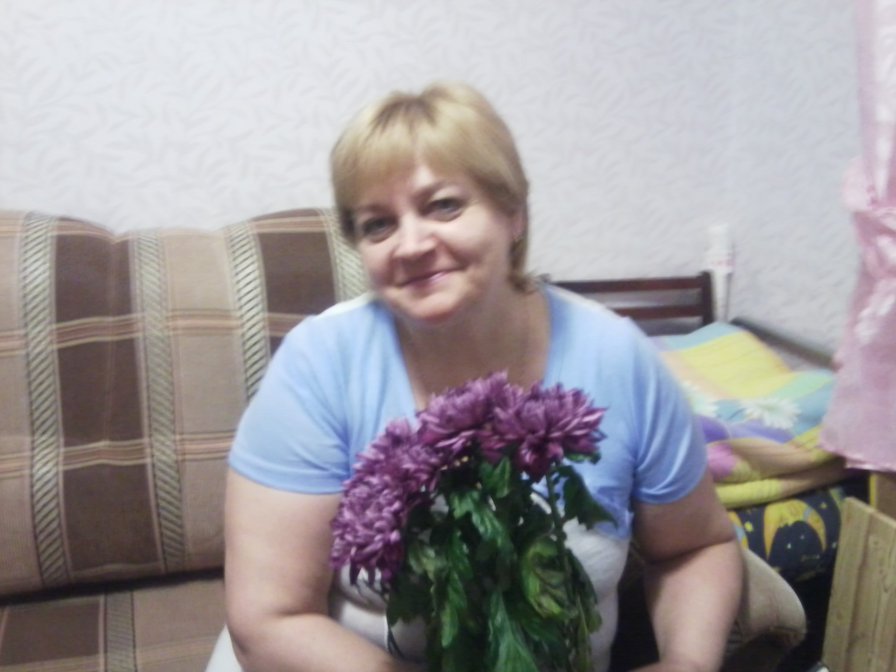 Это -я - девушка с цветами, портрет - оригинал