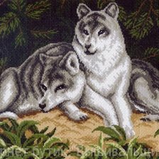 Оригинал схемы вышивки «Волки в лесу» (№1224825)
