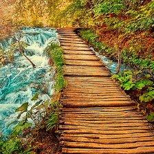 Мостик через горную речку