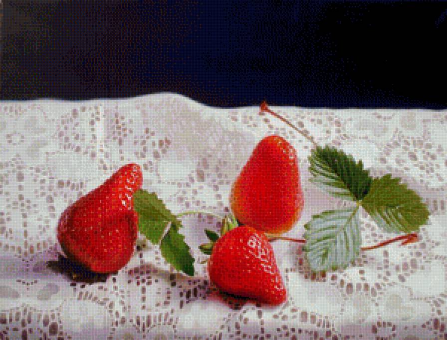 Клубника на ажурной скатерти - натюрморт, клубника, ягоды, скатерть, живопись, для кухни, ажур - предпросмотр
