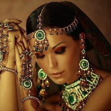 Схема вышивки «Девушка с иузмрудами»