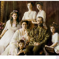Николай II с семьей