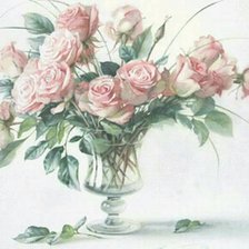 Rosas en jarrón de cristal