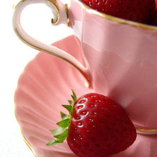 Схема вышивки «Кружка клубнички»