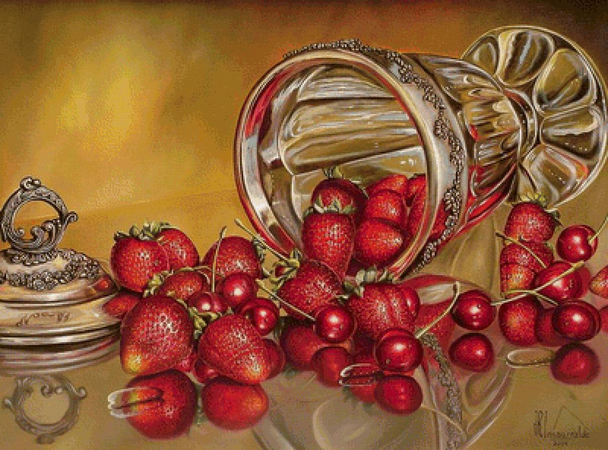 Ягодки - натюрморт, отражение, ягоды - предпросмотр