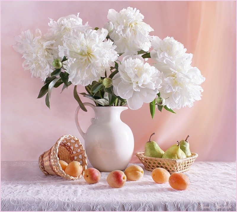 Пионы и фрукты - цветы, ваза, корзинки, фрукты - оригинал