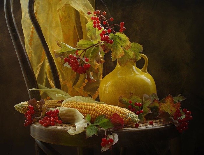 Натюрморт с кукурузой - корзина, рябина, стул, кукуруза - оригинал