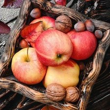 Схема вышивки «НАТЮРМОРТ С ЯБЛОКАМИ»