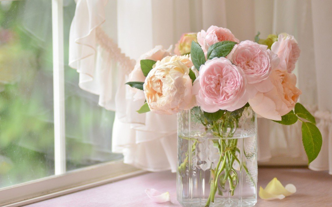 букетик у окна - цветы окно букет - оригинал