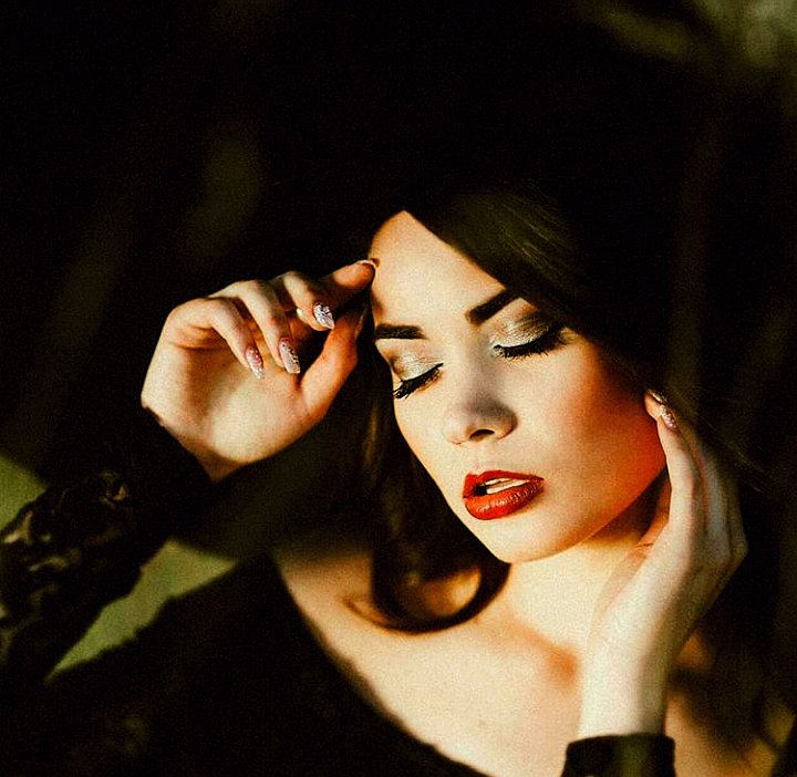 Девушка - оригинал