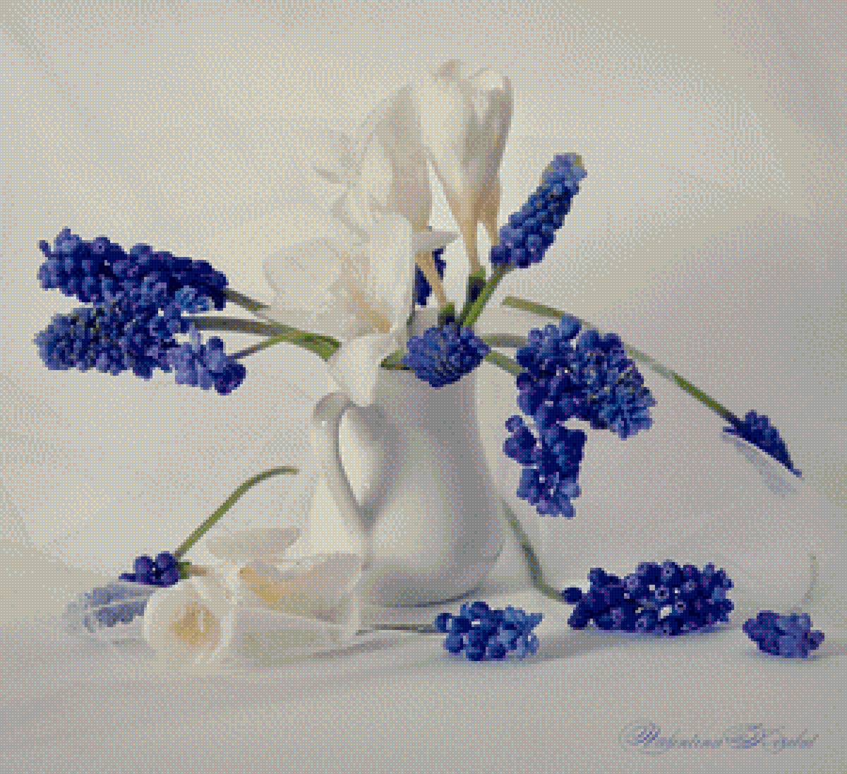 Бело-голубая компазиция - предпросмотр