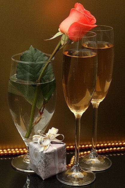 встреча - роза с бокалами - оригинал