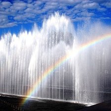 фонтан с радугой
