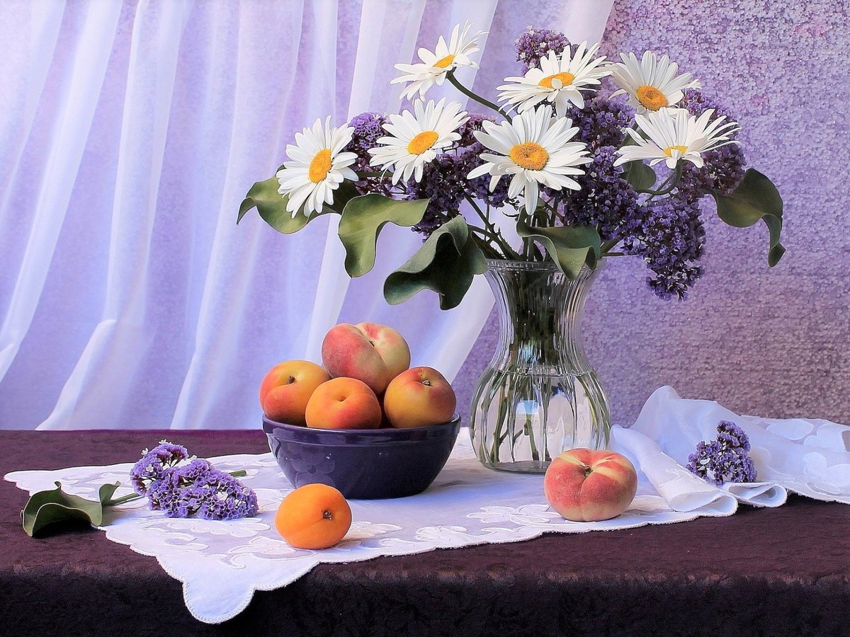 Натюрморт - сирень, ромашки, натюрморт, цветы, букет, фрукты - оригинал