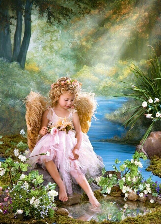 Ангелочек в саду - ангелочек, сад, пейзаж, природа - оригинал