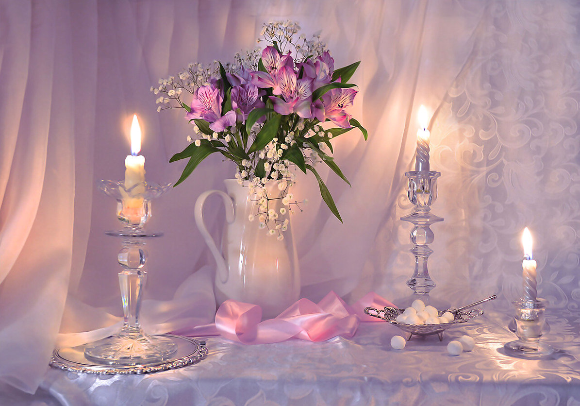 Цветочный натюрморт со свечами. - свечи, цветы, натюрморт, букет - оригинал