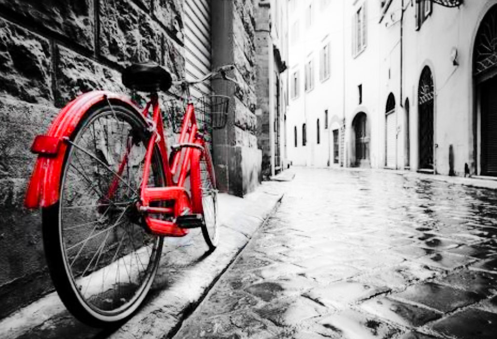 Улицы Парижа - белое, черное, городской пейзаж, париж, велосипед, улица, красно - оригинал