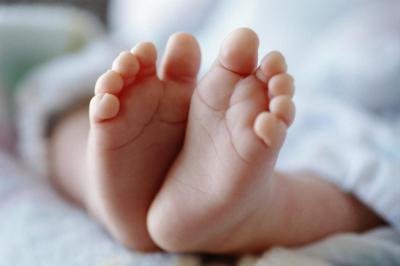 Ножки малыша - дети, метрика, ножки - оригинал