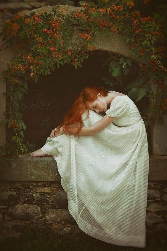 девушка в белом - оригинал