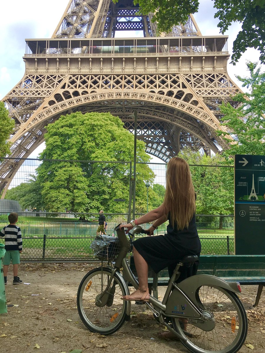 Эйфелева башня - париж, девушка, эйфелева башня - оригинал