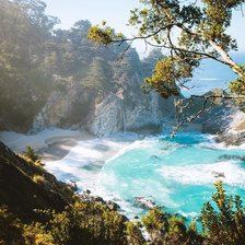 Море горы дерево пляж