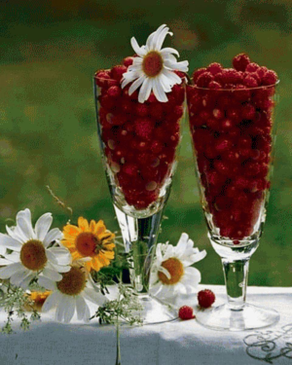 натюрморт - цветы, ромашки, малина - предпросмотр