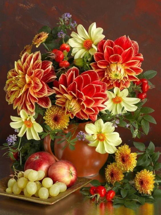 цветы в вазе - гобелен, ваза, хризантемы, виноград, цветы - оригинал