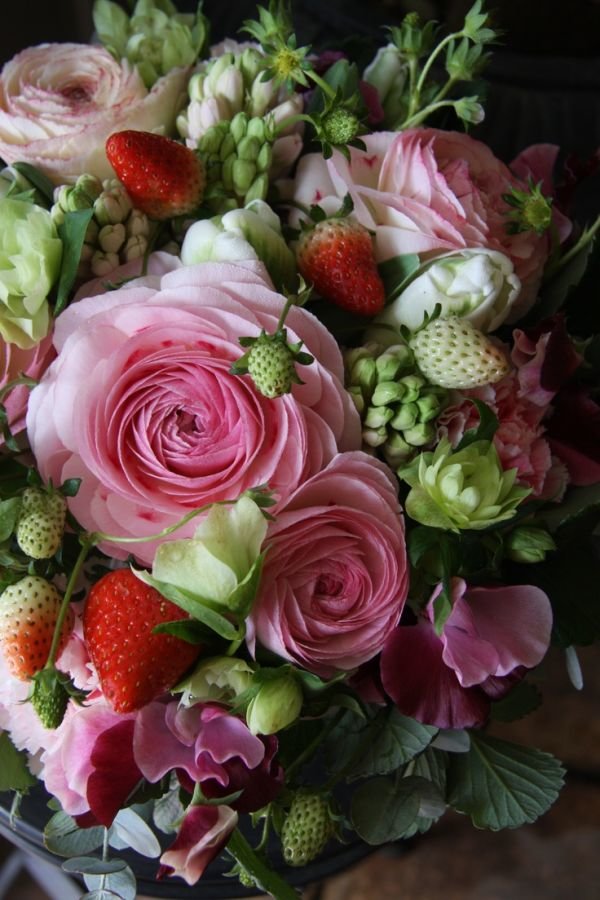 Букет с ягодами - вышивка, крестом, ягоды, цветы - оригинал