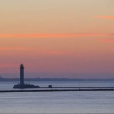 Маяк на закате