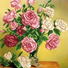 Схема вышивки «Розы в вазе»