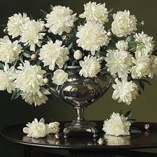 Схема вышивки «Натюрморт. Букет пионов»