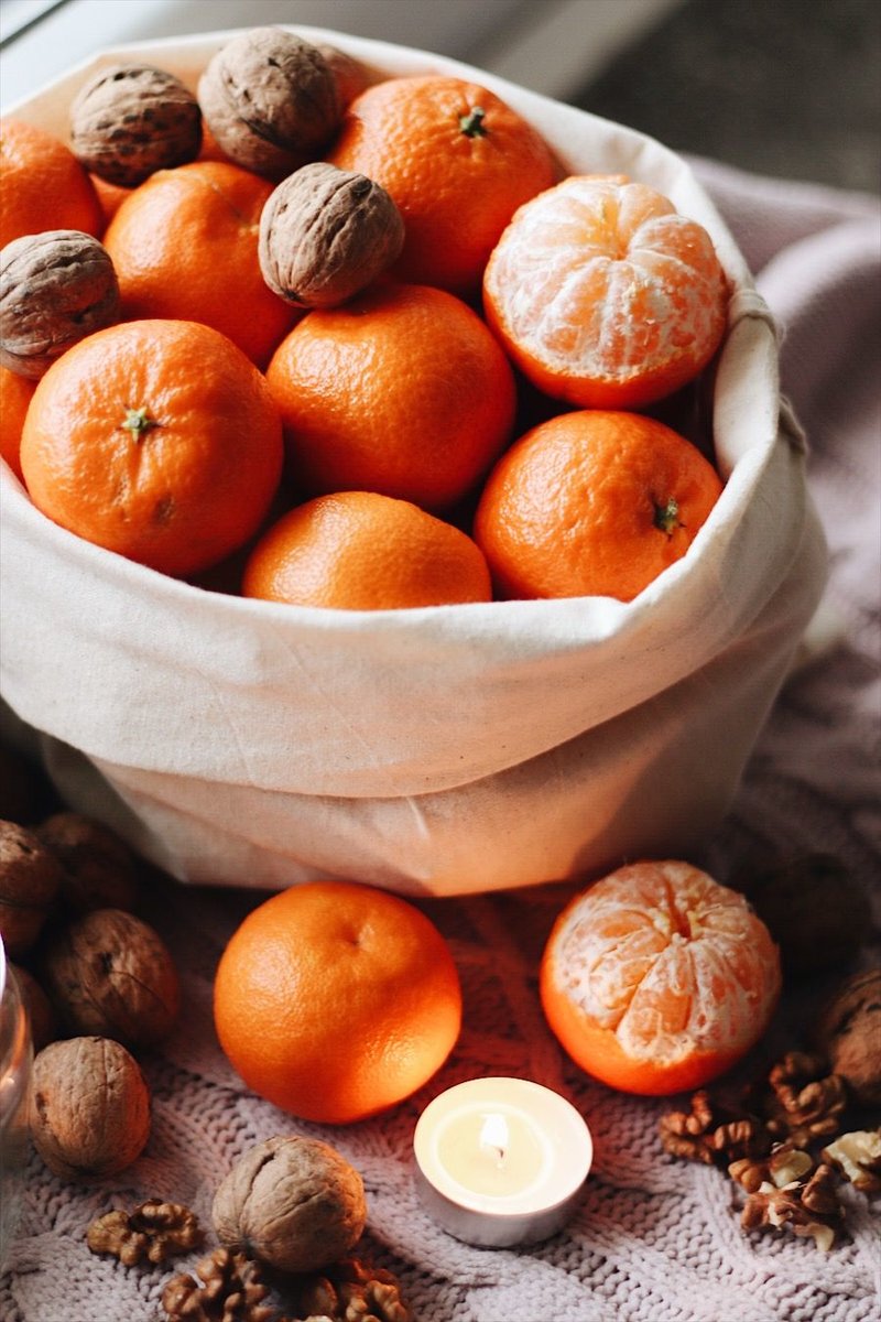 Мандарины и орехи - мандарины, натюрморт, орехи, новый год - оригинал