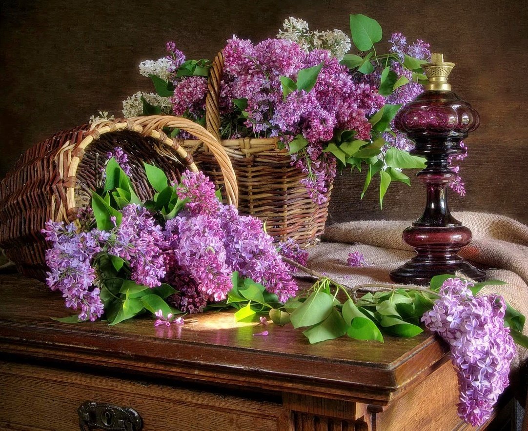 Cestas com lilás. - flores. - оригинал