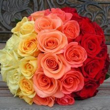 Свадебный букет разноцветных роз
