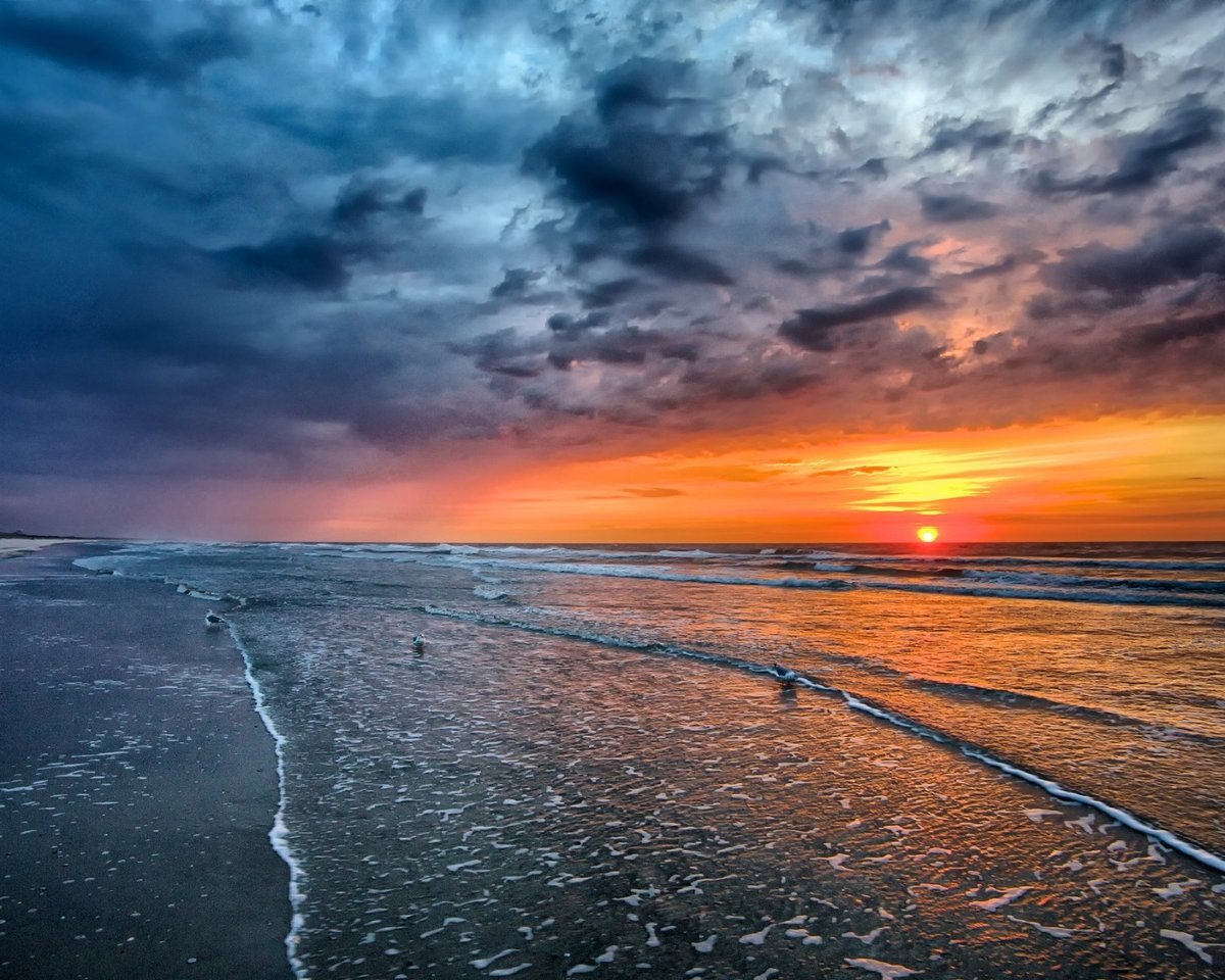 №2437130 - beach-sunset-nature-clouds-sand-beaches - оригинал