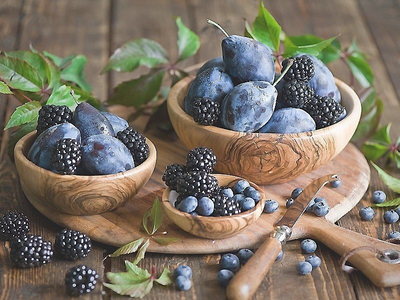 лето - ежевика, ягода, слива, стол - оригинал