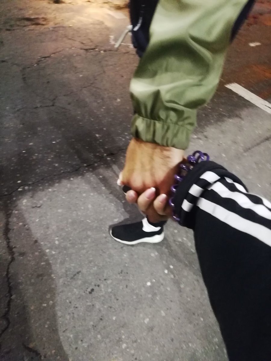 Любовь - сплетение рук - оригинал