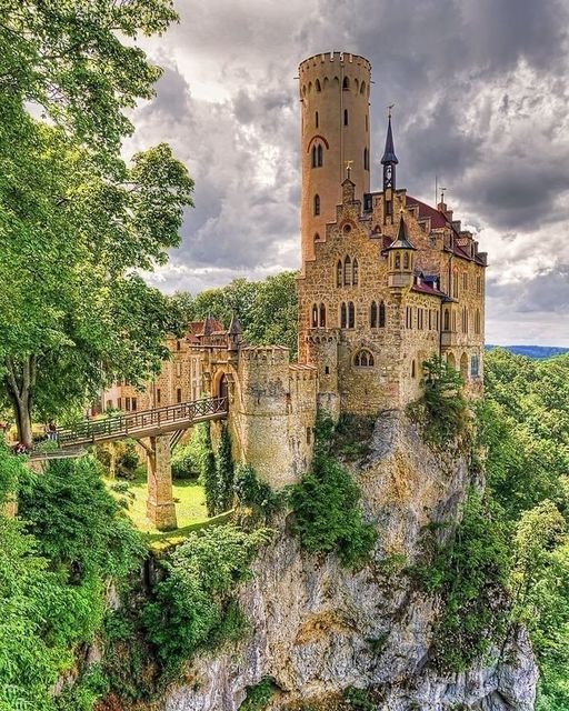 Замок Лихтенштайн - Германия - замок - оригинал