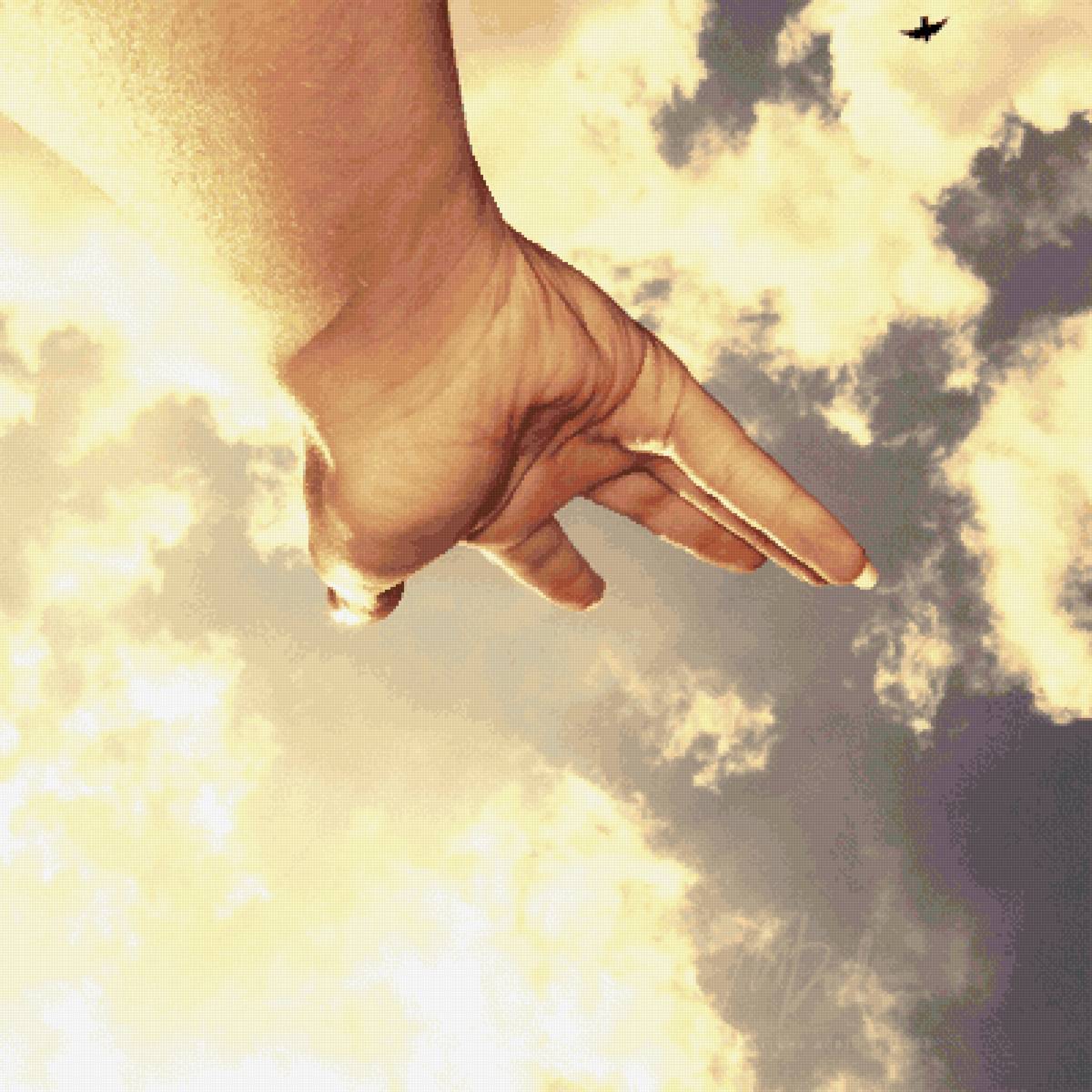 Рука распростертая к небу - небо, рука, облака, монохром - предпросмотр
