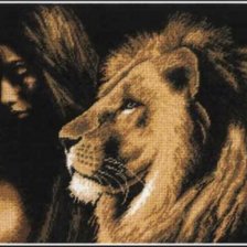 Девушка со Львом