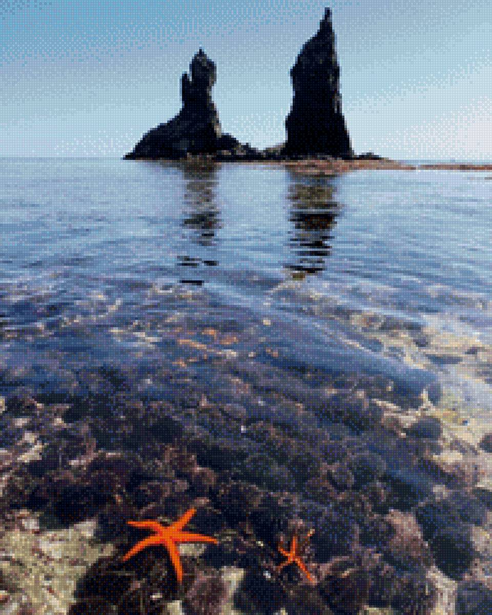 Кекуры Два брата - море - предпросмотр